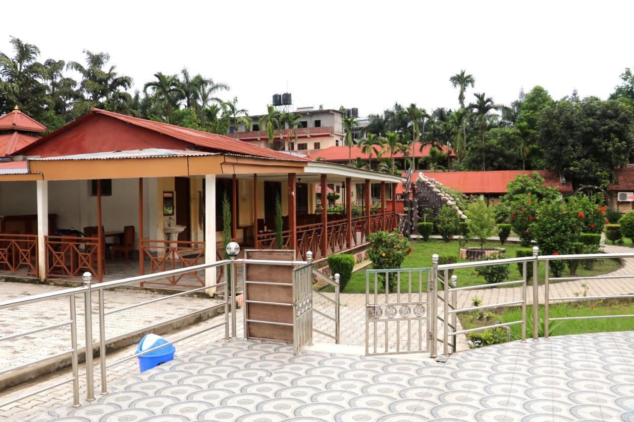 Hotel Wildlife Camp Sauraha Dış mekan fotoğraf