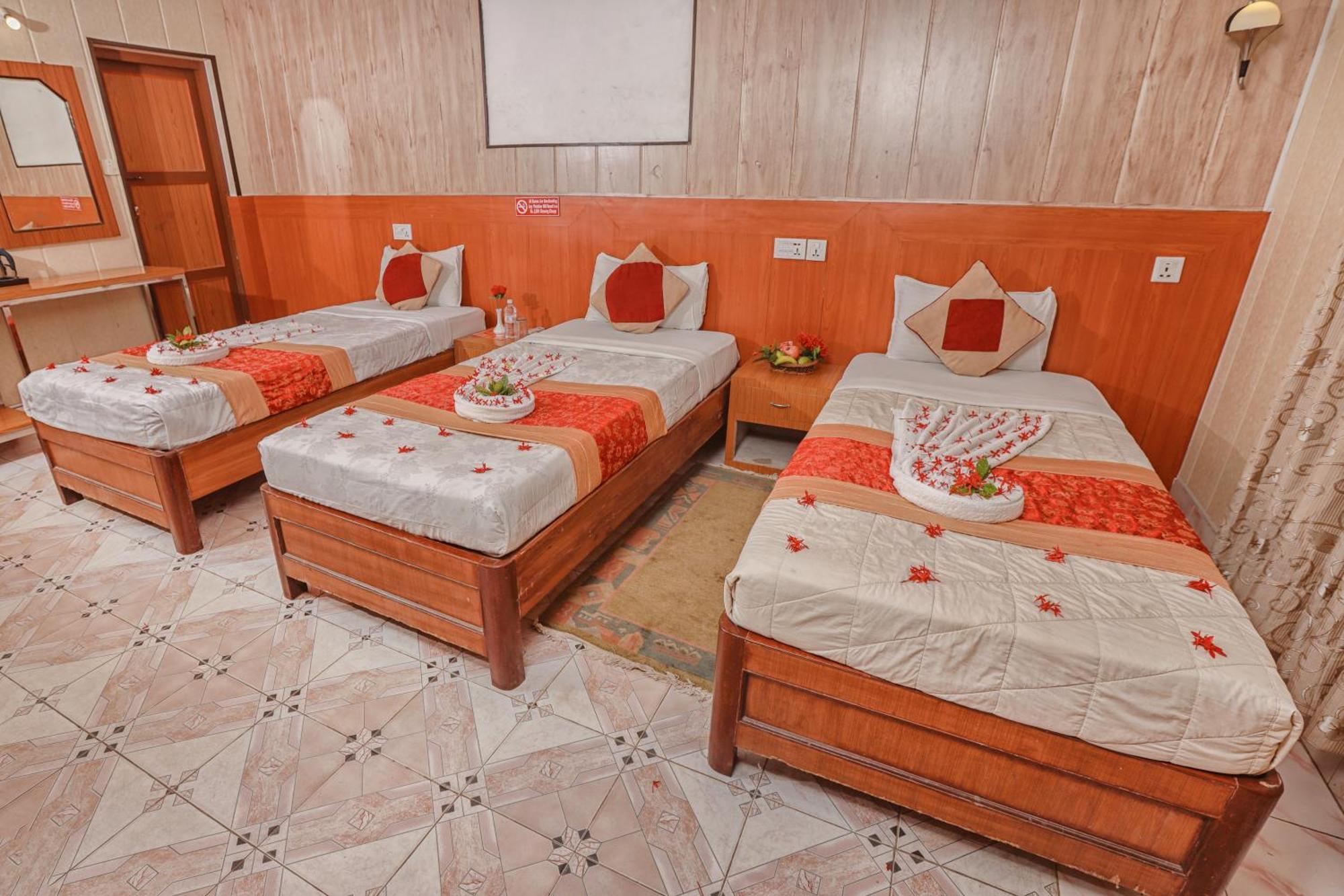 Hotel Wildlife Camp Sauraha Dış mekan fotoğraf