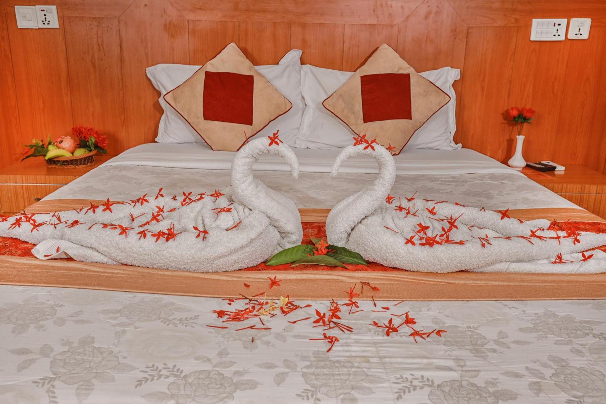 Hotel Wildlife Camp Sauraha Dış mekan fotoğraf
