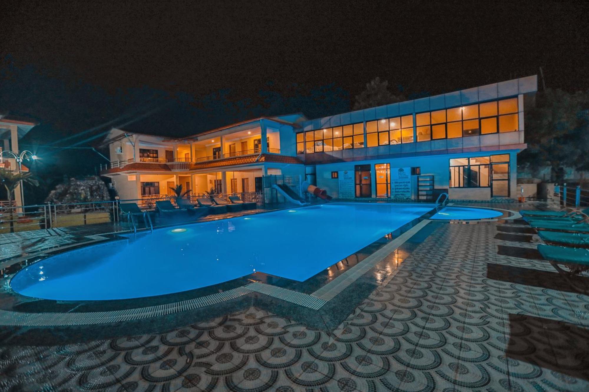 Hotel Wildlife Camp Sauraha Dış mekan fotoğraf