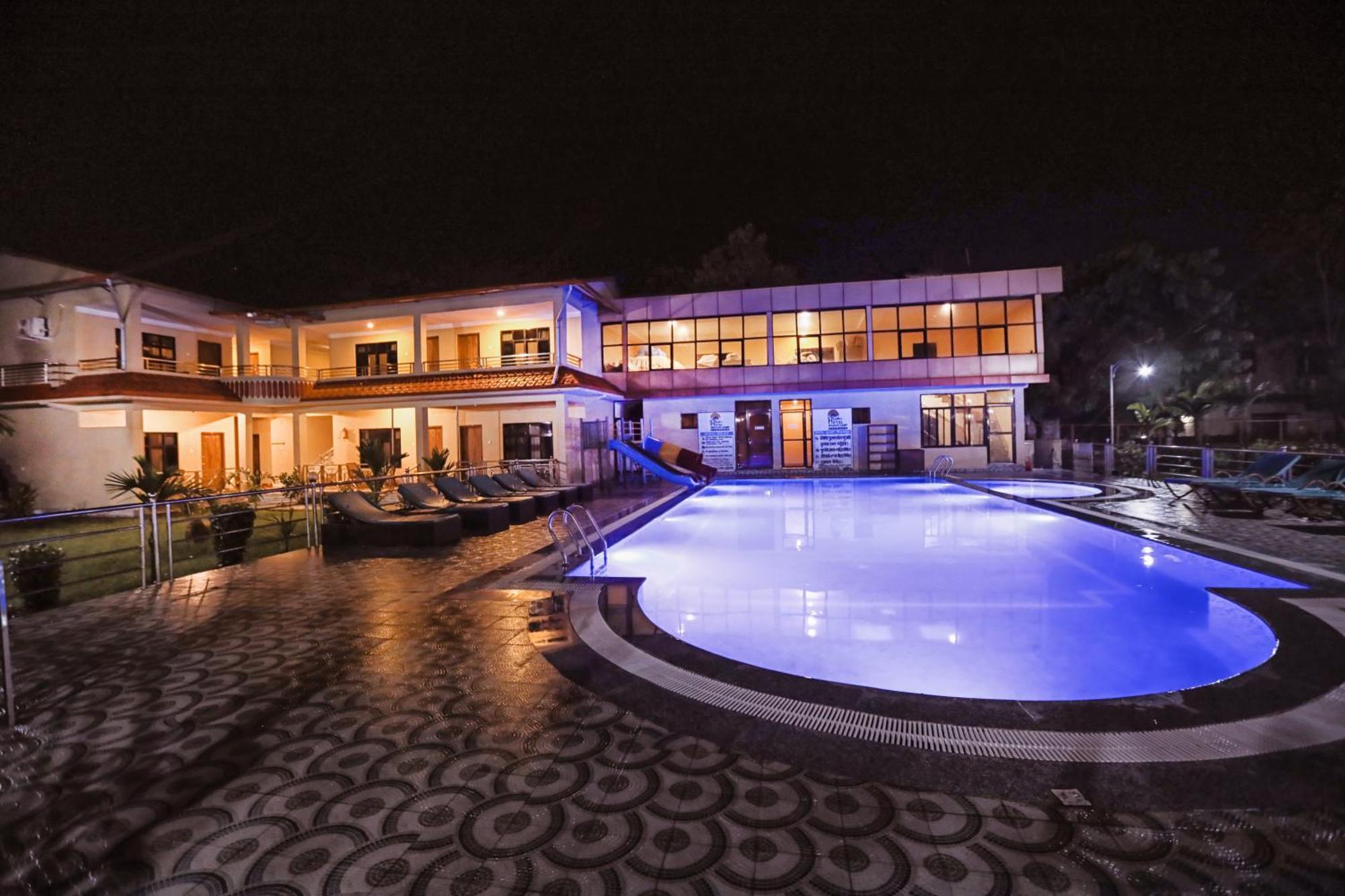 Hotel Wildlife Camp Sauraha Dış mekan fotoğraf