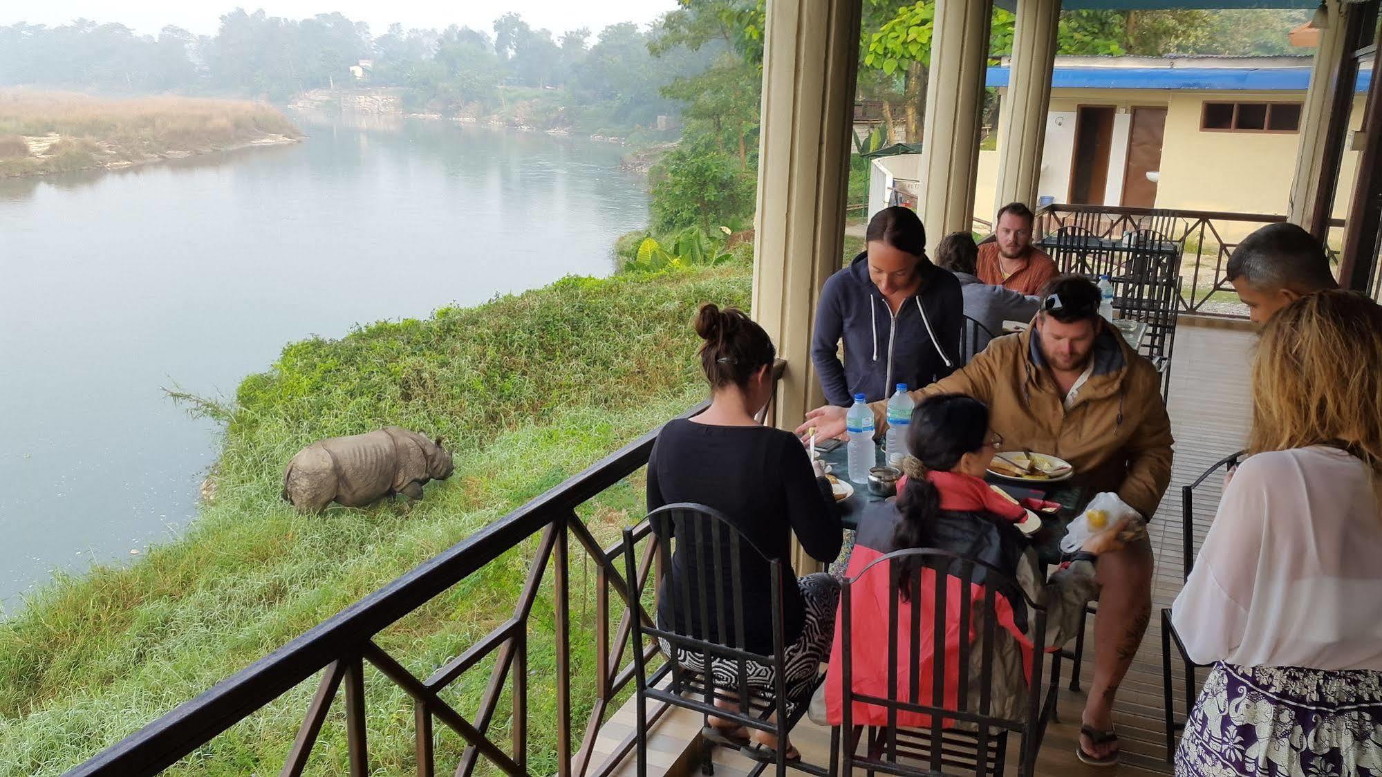 Hotel Wildlife Camp Sauraha Dış mekan fotoğraf