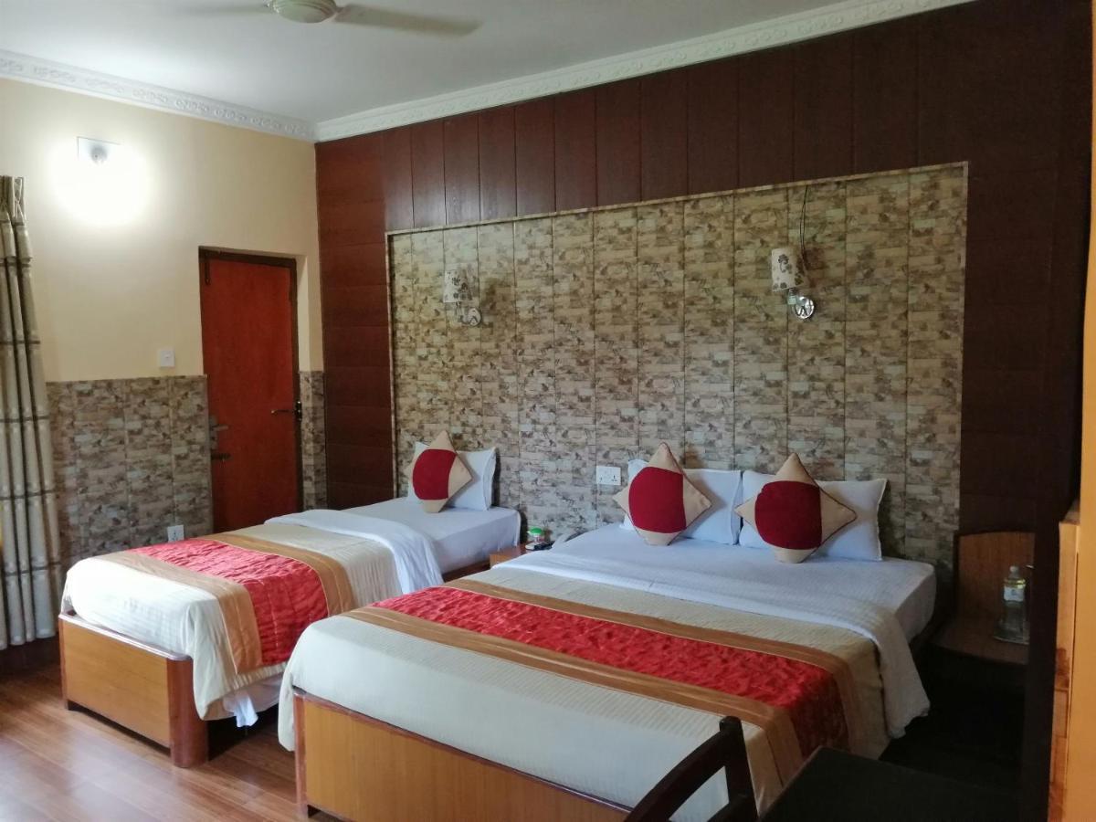 Hotel Wildlife Camp Sauraha Dış mekan fotoğraf